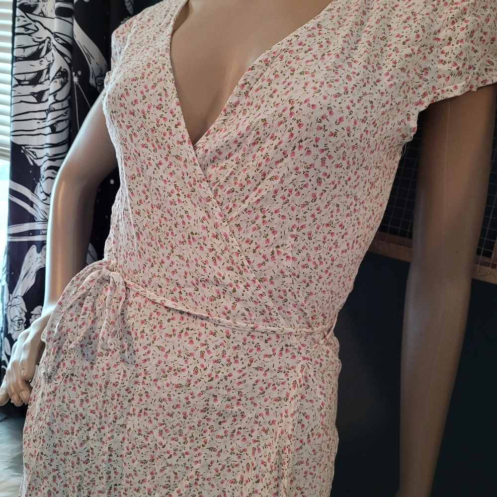 Brandy ❤ Melville - Picture 2 of 4